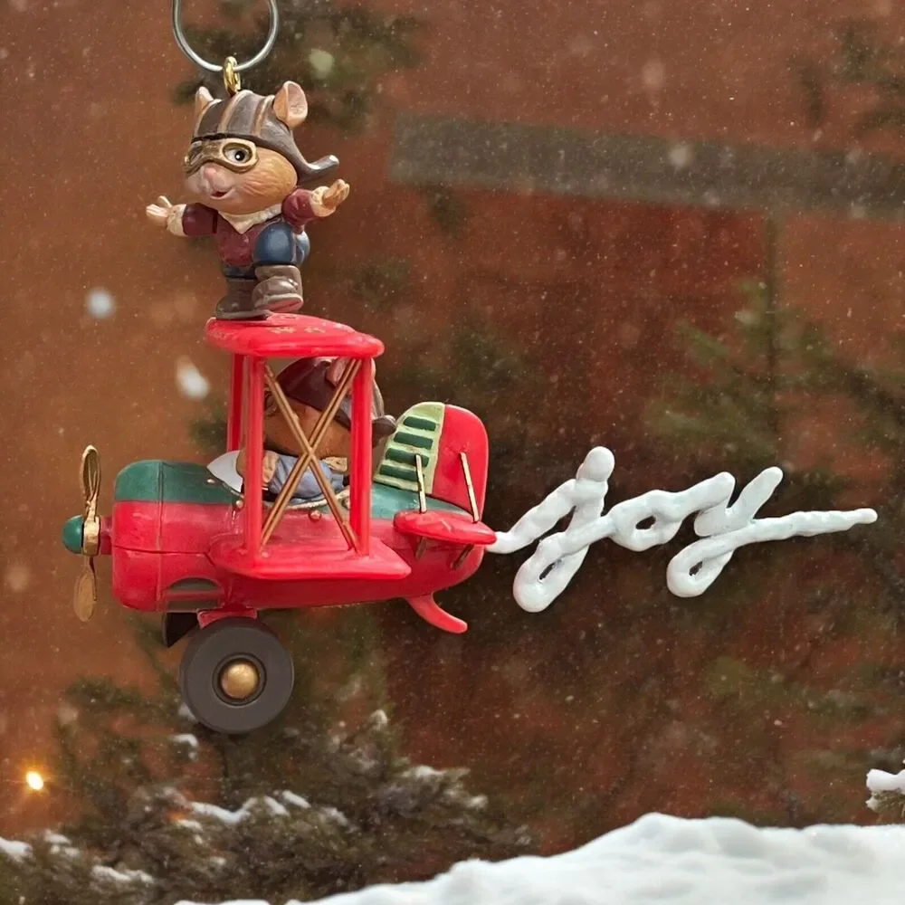 NIB Vtg.“Spreading Joy” 1993 Mouse Plane Enesco Christmas Ornament Pilot Kitschy